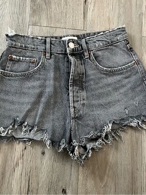 Zara Gray Frayed Hem Denim Shorts